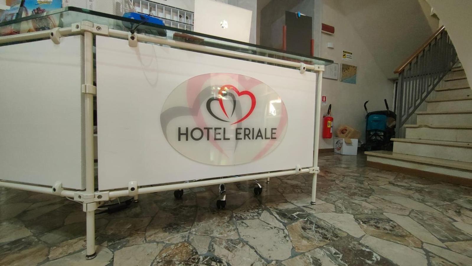 Hotel Eriale Rímini Exterior foto