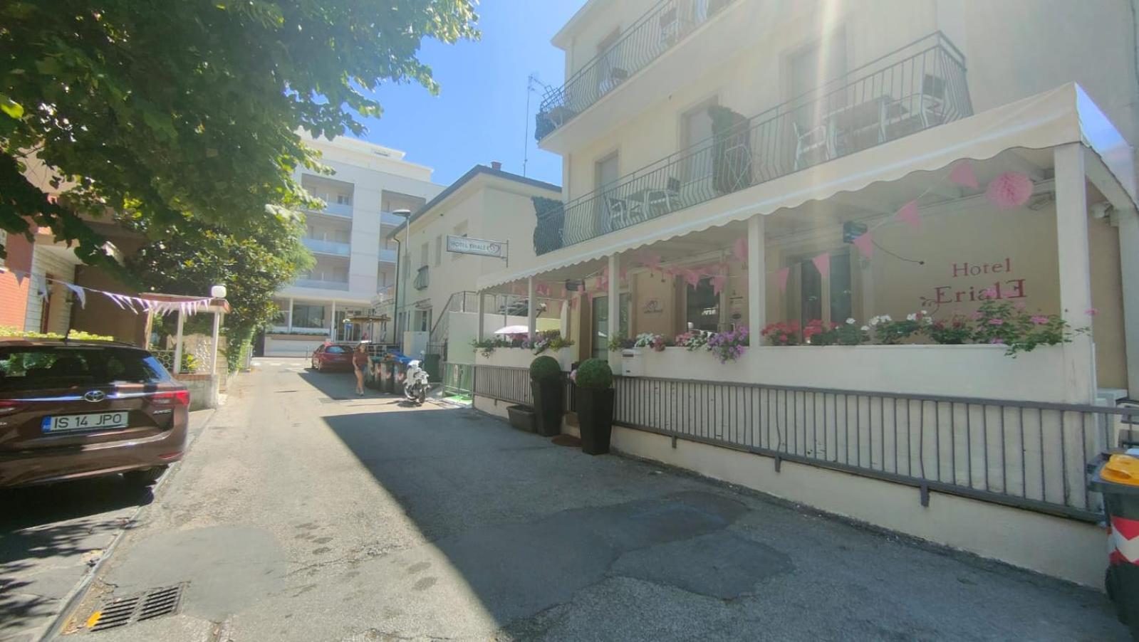 Hotel Eriale Rímini Exterior foto