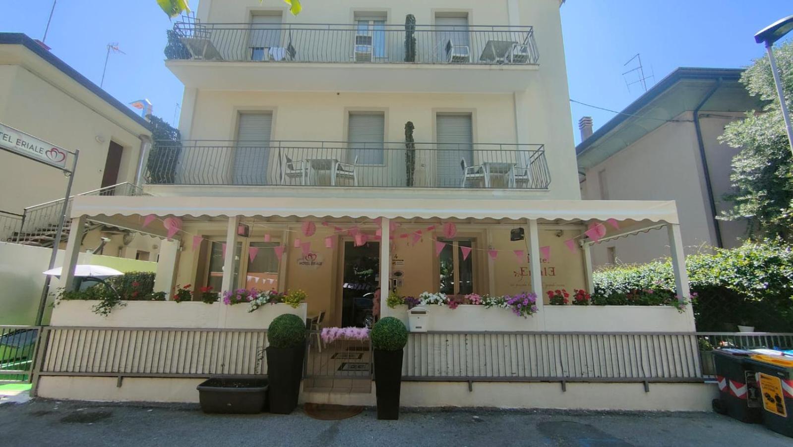Hotel Eriale Rímini Exterior foto