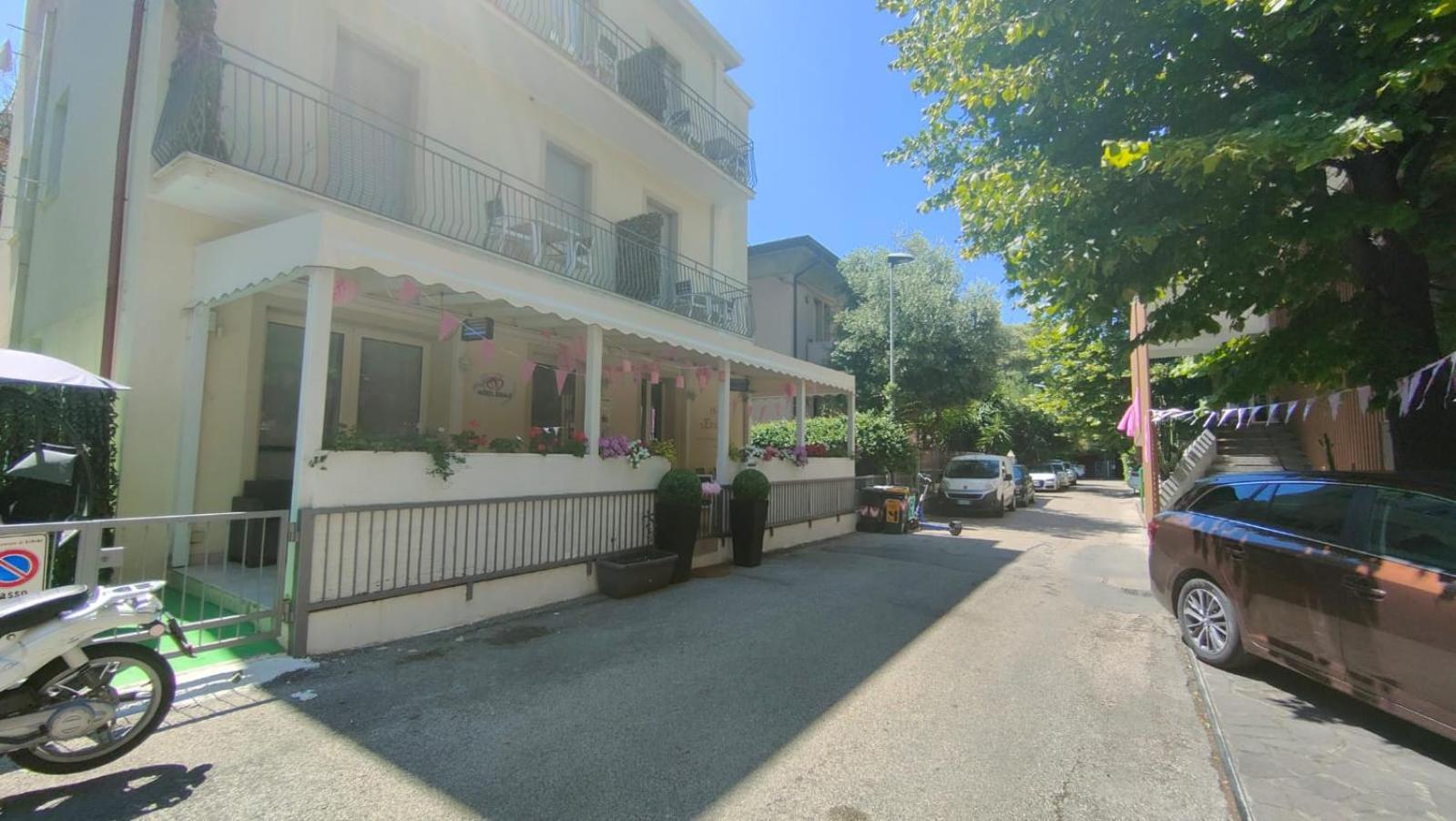 Hotel Eriale Rímini Exterior foto